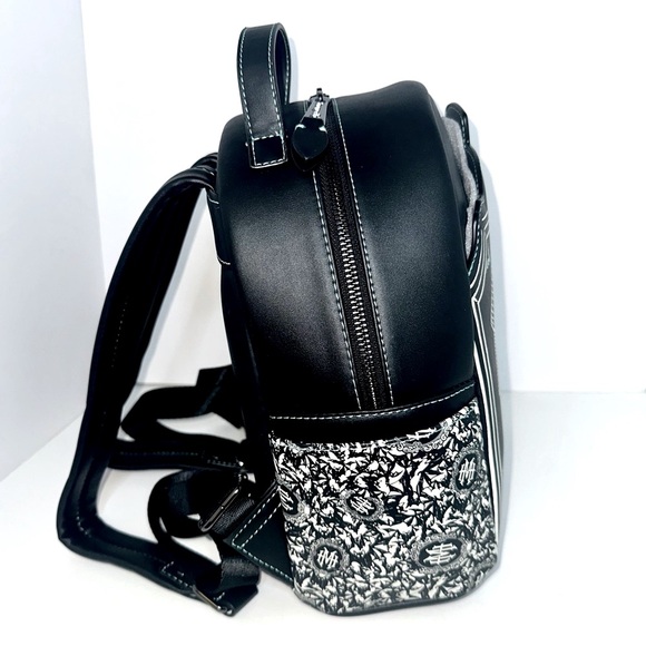 Loungefly Disney Haunted Mansion hatbox ghost glow in the dark mini backpack NWT - Picture 4 of 9